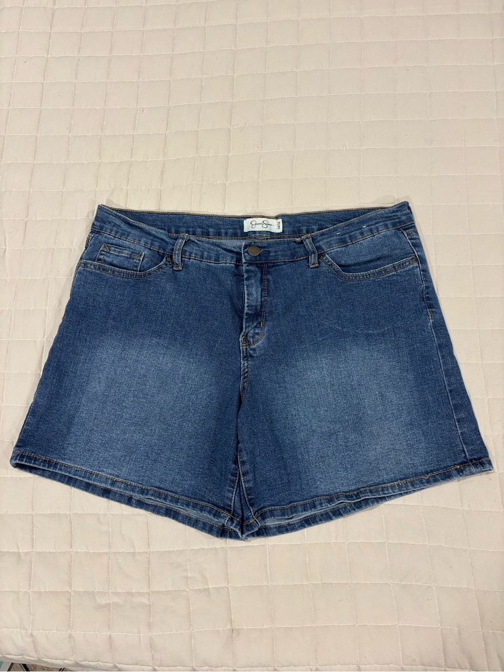 Jessica Simpson Denim Stretch Women's Shorts Medium Wash Blue 14 / 32